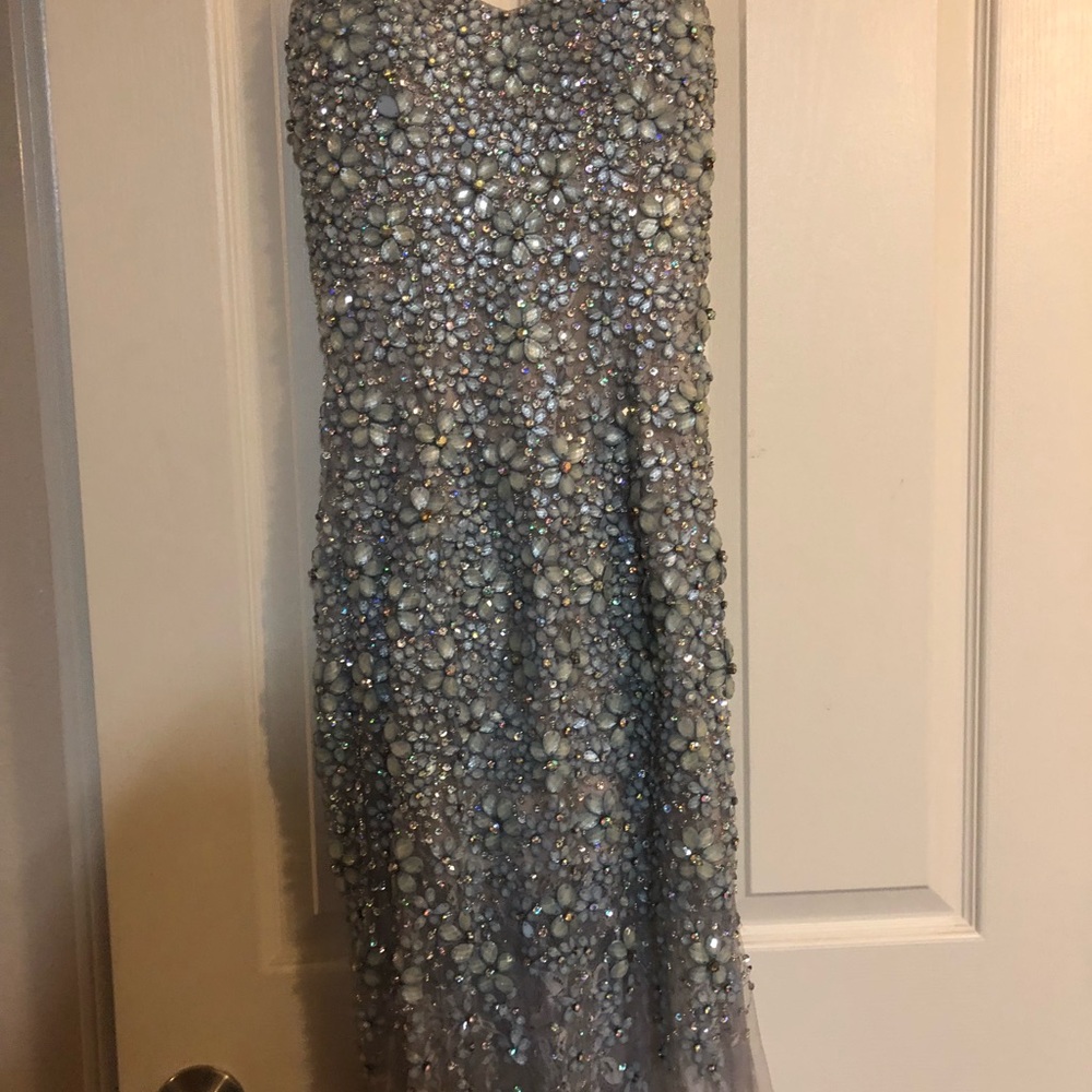 Dress - Picture 3 of 3